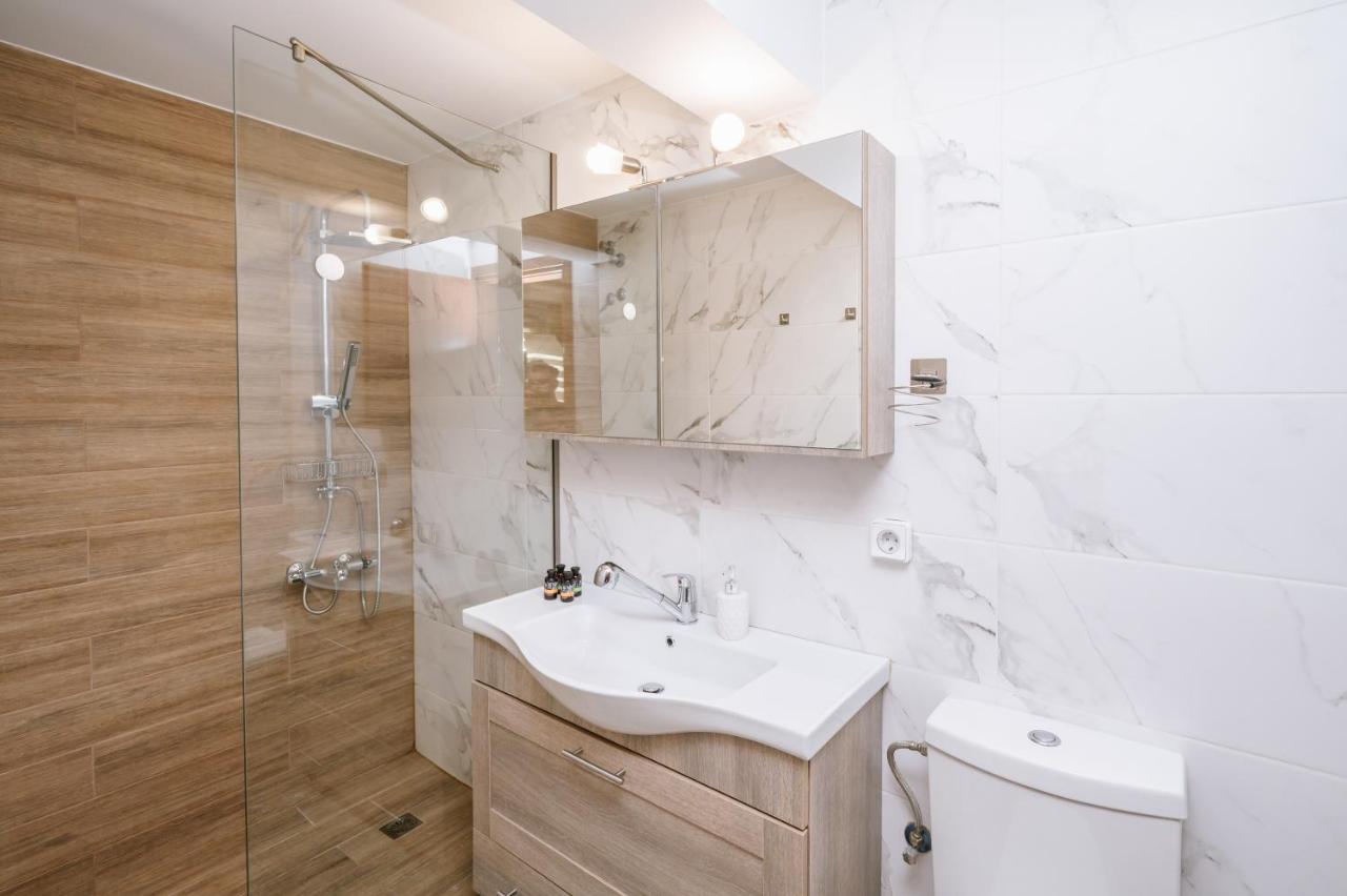 Unique1 - Two Bedroom Private Lux City Apartment Ираклион Экстерьер фото