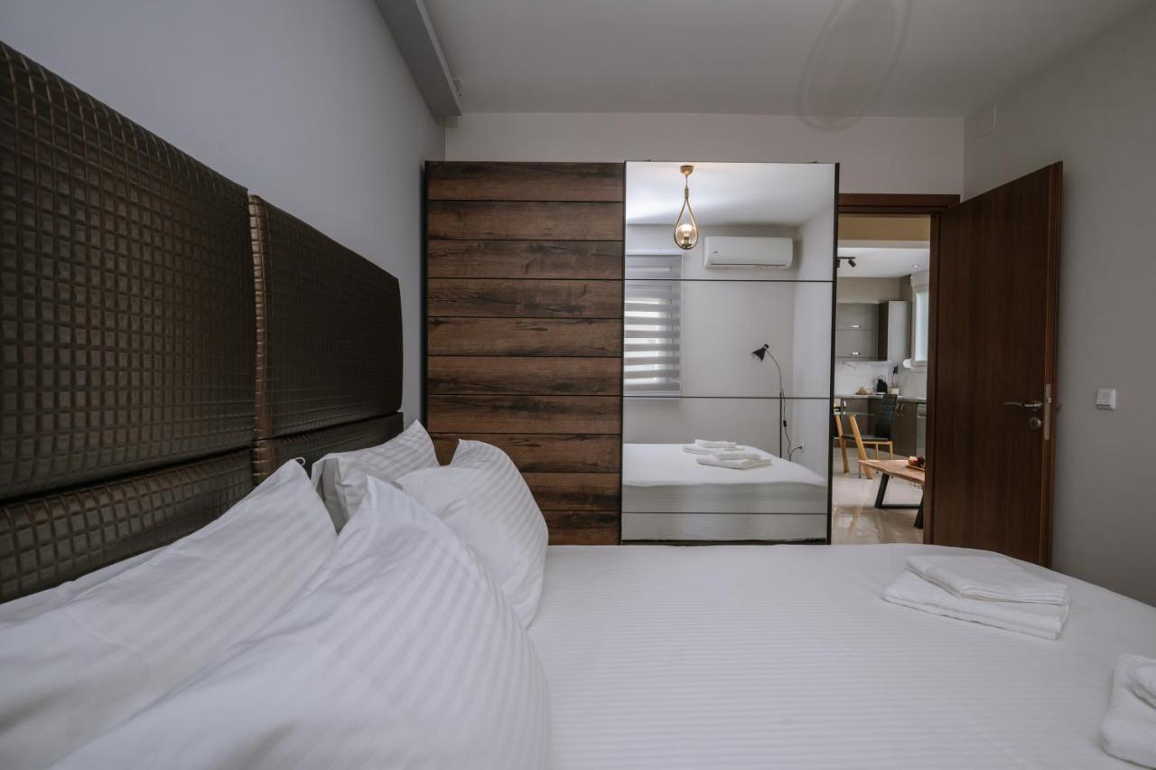 Unique1 - Two Bedroom Private Lux City Apartment Ираклион Экстерьер фото