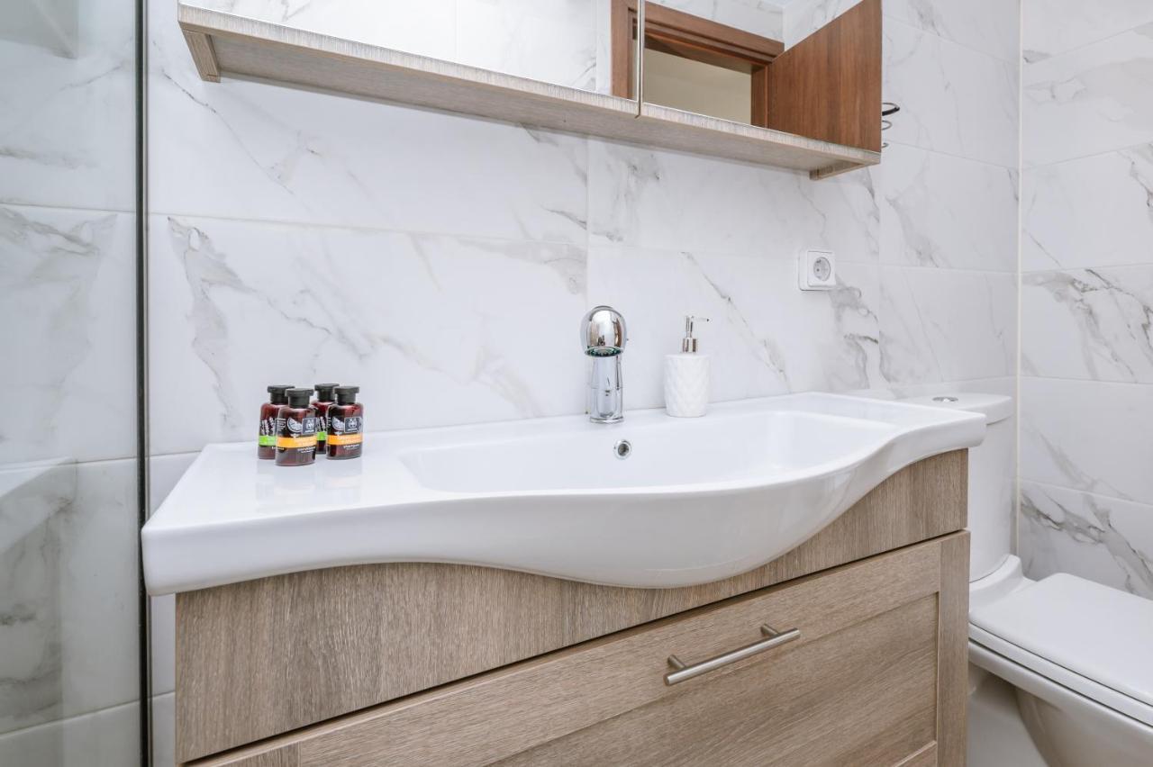 Unique1 - Two Bedroom Private Lux City Apartment Ираклион Экстерьер фото