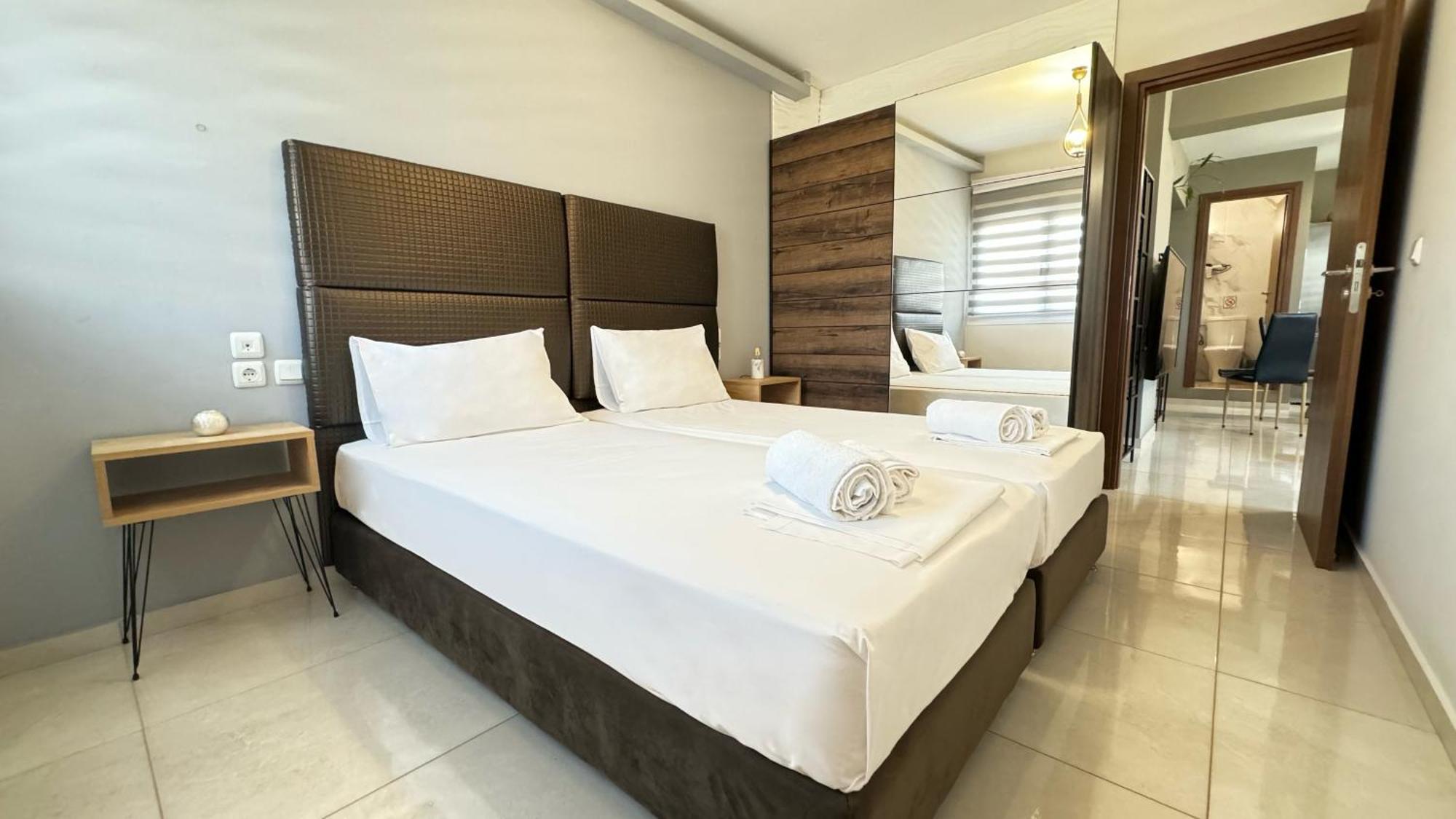 Unique1 - Two Bedroom Private Lux City Apartment Ираклион Экстерьер фото